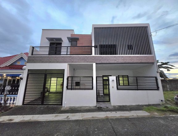 CONTEMPORARY TWO-STOREY HOUSE IN PAMPANGA NEAR MARQUEE MALL AND LANDERS