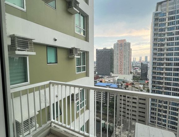 Foreclosed 52.00 sqm 2-bedroom Residential Condo For Sale in Makati