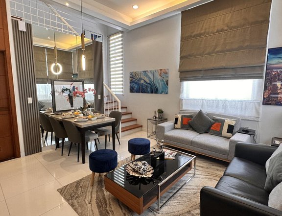 3BR Townhouse for Sale in Edsa Munoz near SM North and Trinoma