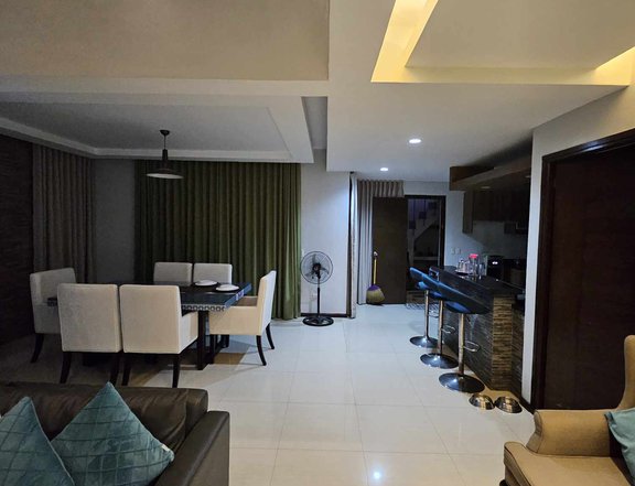 5-bedroom Single Detached House For Sale in Greenwoods Pasig