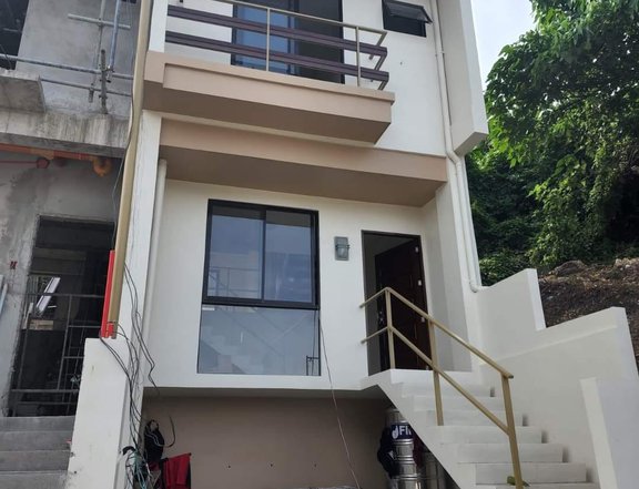 3-bedroom Townhouse For Sale in Buena Hills Guadalupe Cebu City Cebu