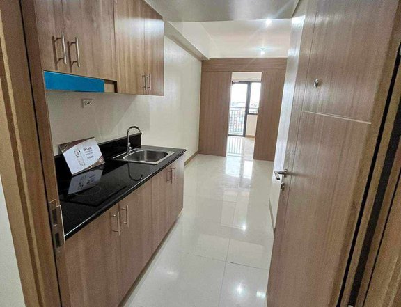 26.47 sqm 1-bedroom with Balcony Condo for Sale in Makati Metro Manila Near Waltermart