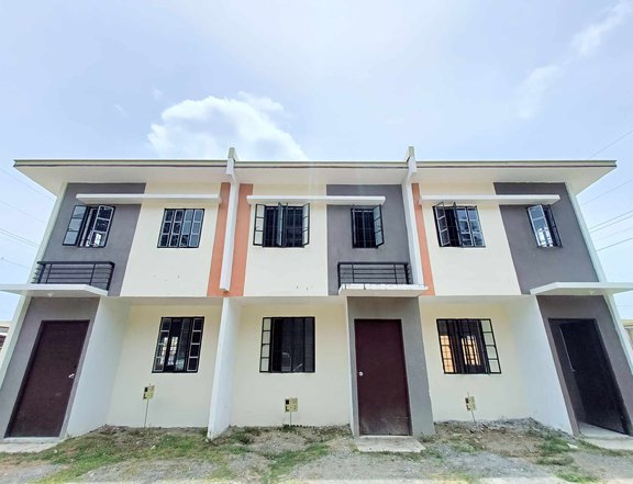 8K MONTHLY TOWN HOUSE FOR SALE IN LUMINA TANZA CAVITE