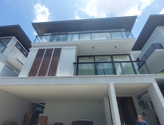 130M Brand New House and Lot in New Manila
