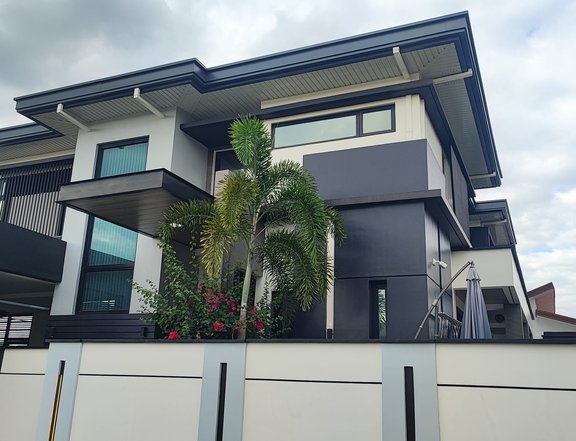 44-bedroom Single Detached House For Sale in Angeles Pampanga