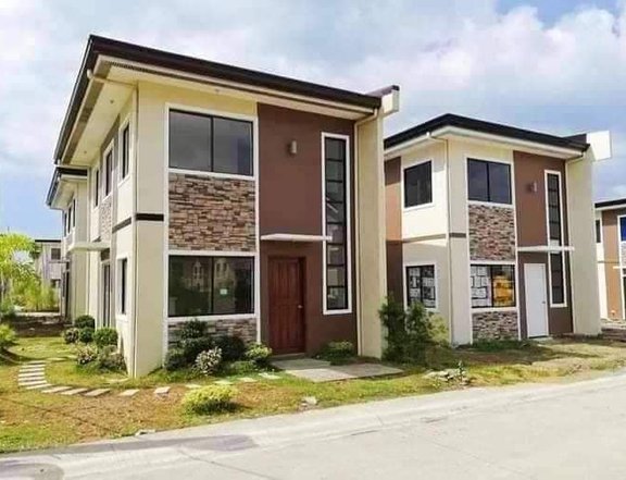 RICHDALE West; 2-bedroom Single Attached House For Sale in GenTri