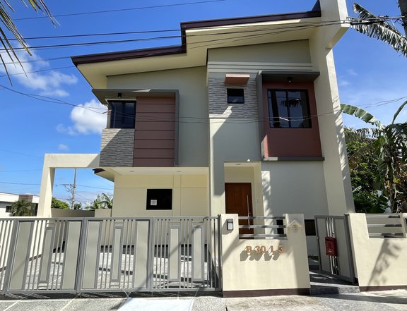 3-bedroom Single attached HOUSE FOR SALE in Dasmarinas Cavite!