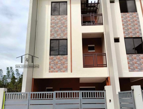 3-STOREY WITH 6 BEDROOMS FOR SALE IN WEST FAIRVIEW, QUEZON CITY