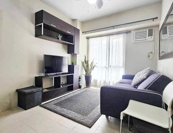 For Rent Fully Furnished 1 BR w parking at Avida Towers 9th Avenue BGC