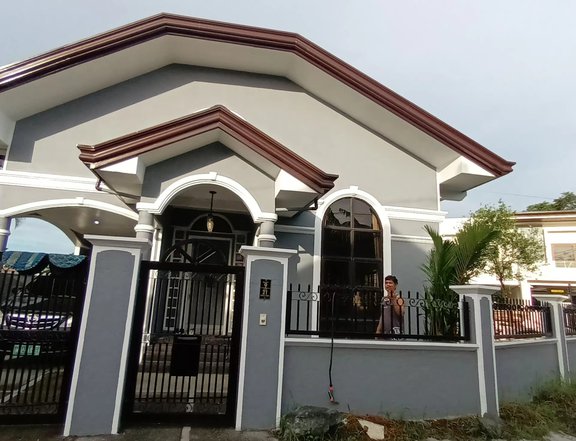 5-bedroom Single Detached House For Rent and Sale in Imus Cavite