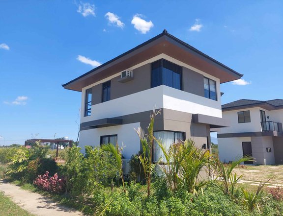 Pre-selling House for sale in Nuvali , Averdeen Estate