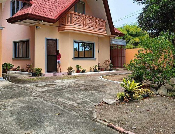 2 Bedrooms Semi Furnished House in Batinguel Dumaguete