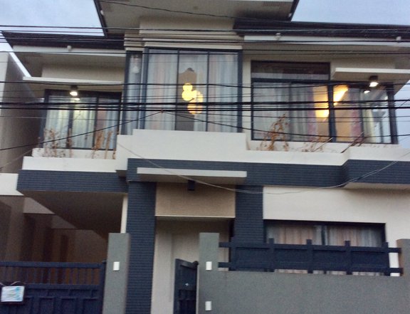 4-bedroom Townhouse For Sale in Commonwealth Quezon City / QC