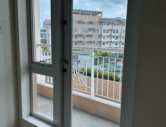 3-bedroom with balcony Condo For Sale in Pasig Metro Manila