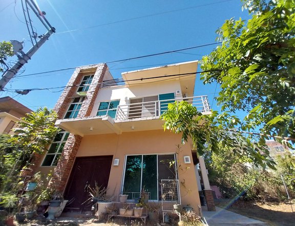 6-bedroom Single Detached House for Sale in Consolacion Cebu