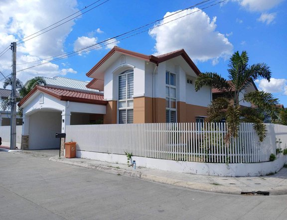 For Rent: 4-BR House in Corner Lot near SM Telabastagan, San Fernando