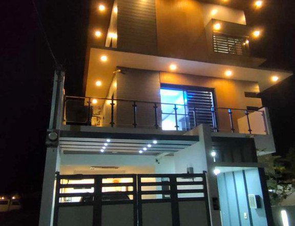 THREE-STOREY HOUSE FOR SALE IN AN EXCLUSIVE SUBDIVISION IN SAN FERNANDO CITY, PAMPANGA