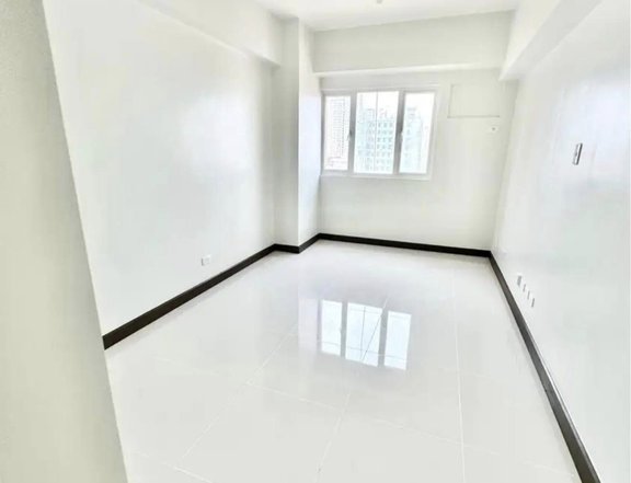 Early move in Studio Condo in Pasay City