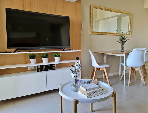 Fully-Furnished 2 Bedroom Unit For Rent in Vantage at Kapitolyo by Rockwell, Pasig City!