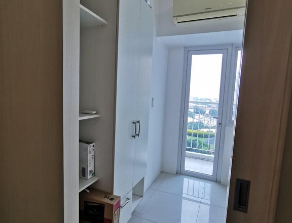 FOR SALE 1-BR Condo Unit in SM LIGHT Residences Tower 1, Mandaluyong