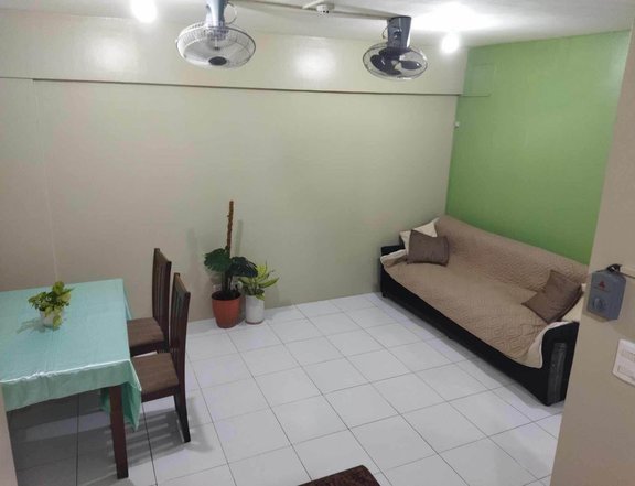 Two Bedroom in fort Bonifacio Ground unit for sale - Good buy!