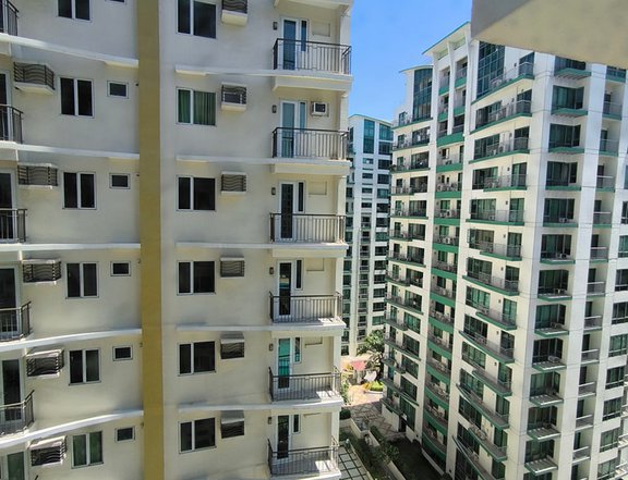 2bedroom condo in pasay palm beach west near met live mall of asia pasay