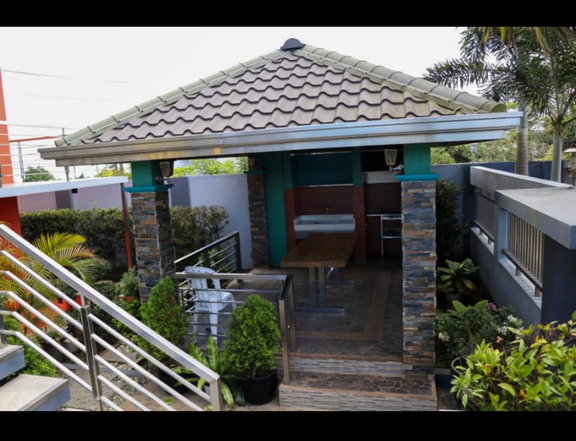 Fully Furnished 4-bedroom Single Detached House for Sale in Tagaytay Cavite