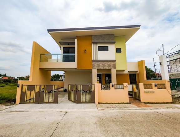 Grand Parkplace Village, 5 Bedrooms Ready for Occupancy House and Lot for Sale in Imus Cavite