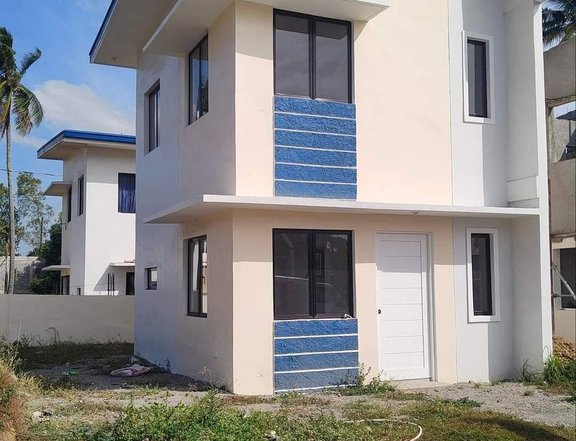 West Governor; 2-bedroom Single Attached House For sale in Trece