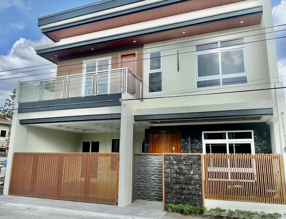 FOR SALE BRAND NEW MODERN CONTEMPORARY TWO STORY HOUSE NEAR MARQUEE,NLEX AND LANDERS