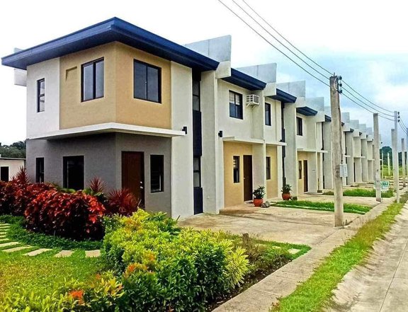 A Townhomes with 30yrs Monthly Amortization in Bank Financing Located at Trece