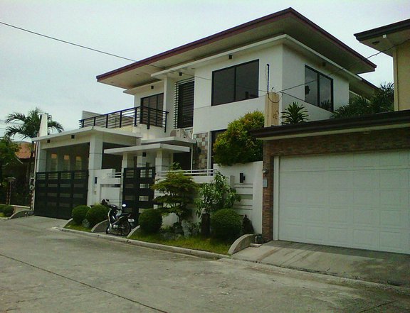 For Rent Modern House and Lot with Pool in Paranaque Metro Manila