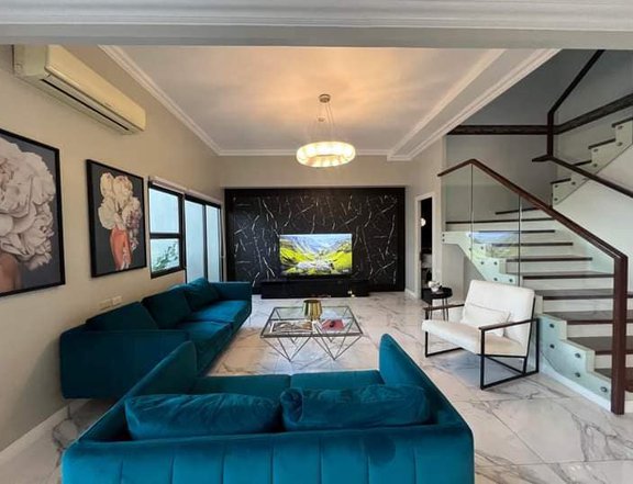 Furnished 256.00 sqm 3-bedroom Condo For Sale in Cebu Business Park Cebu City Cebu