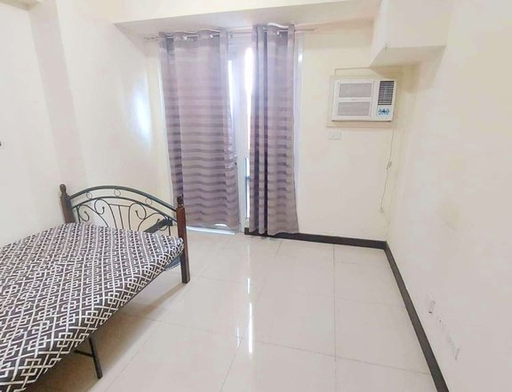 STUDIO UNIT WITH BALCONY IN AXIS RESIDENCES, PIONEER STREET, MANDALUYONG CITY