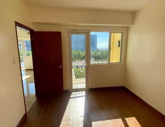 2 bedroom rent to own condo in Manila Bay Pasay near Met'-live, Double Dragon, MOA and Buendia