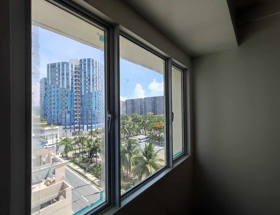 Pasay condominium Ready for occupancy palm beach west condo unit in pasay near mall of asia pasay