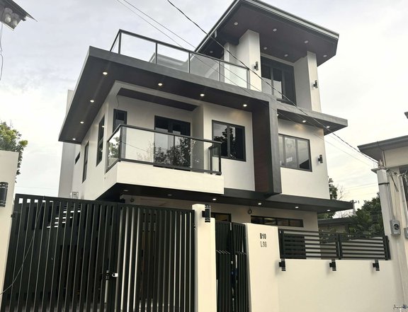 BRAND NEW ELEGANT MODERN HOUSE FOR SALE IN CLARK MANOR SUBDIVISION VERY NEAR NLEX