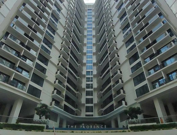 THE FLORENCE MCKINLEY,  3-bedroom UNIT FOR SALE IN TAGUIG CITY