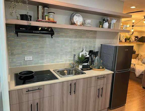 SPACIOUS 2BR UNIT CONDOMINIUM FOR SALE IN SUNTRUST AMADEA QUEZON CITY NEAR HOSPITALS AND SHOOLS
