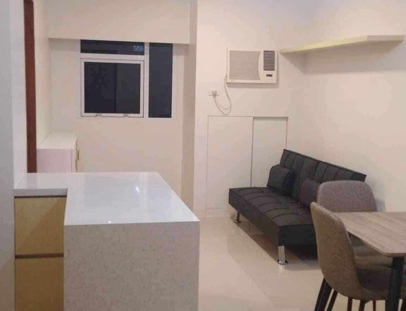 FOR RENT: One Gateway Place, 1 Bedroom Unit