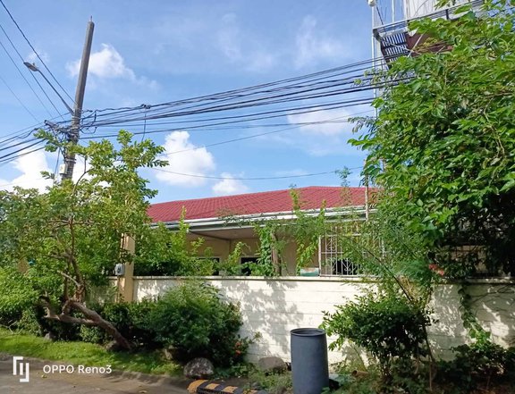 392 LOT AREA BUNGALOW HOUSE AND LOT FOR SALE AT BF HOMES PARANAQUE CITY