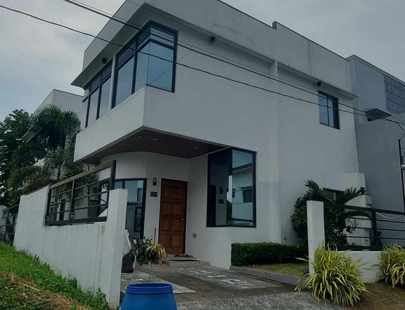 HOUSE FOR RENT IN ENCLAVE ANGELES CITY, PAMPANGA (SUBDIVISION IS LOCATED ALONG F-SHIP HIGHWAY)