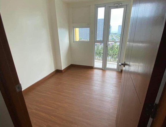 RFO 2 Bedroom condo for sale in Pasay near Solaire and Newport