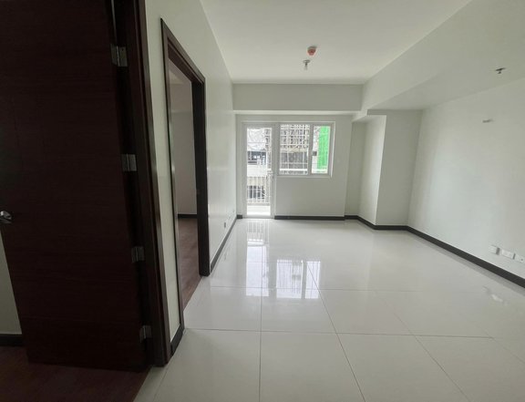 2 Bedroom Condominium with Balcony Unit for sale at Quantum Residences