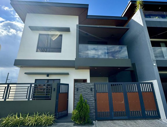 FOR SALE 5-Bedroom Home in Greenwoods Taytay