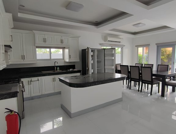 BUNGALOW HOUSE WITH POOL  FOR RENT NEAR CLARK