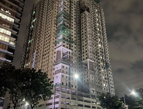 SPACIOUS 2BR UNIT CONDOMINIUM FOR SALE IN SUNTRUST AMADEA QUEZON CITY NEAR COMMERCIAL DESTINATION