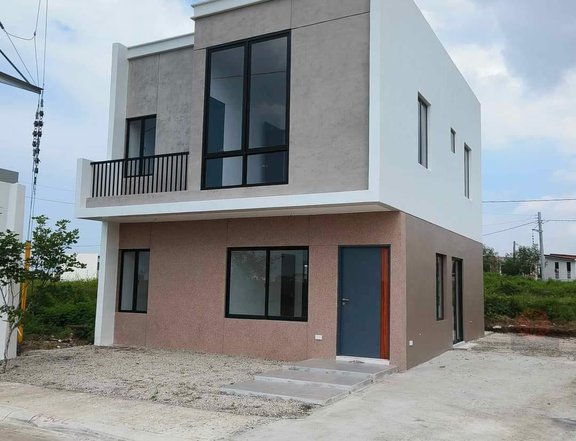 4-bedroom Single Detached House For Sale in Tanza Cavite