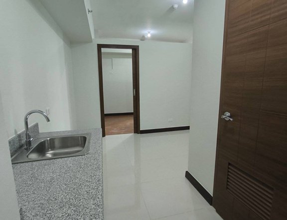 Rent to own one bedroom condo Ready for occupancy ave dltb jack linear