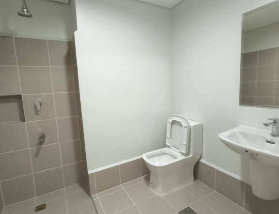 Pasay condo for sale one bedroom Condominium in taft pasay roxas airport manila bay